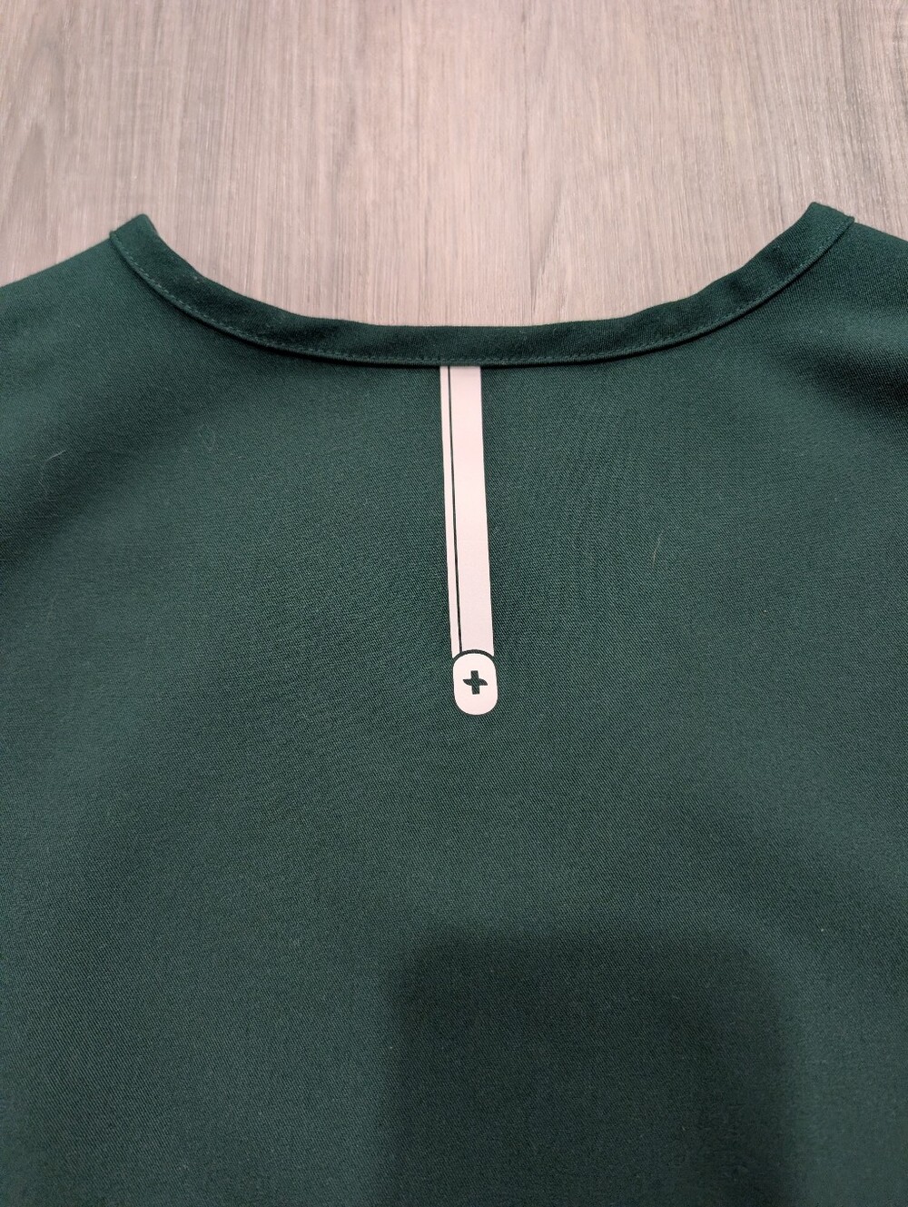 FIGS | Casma Three Pocket Scrub Top In British Racing Green - Picture 12 of 14